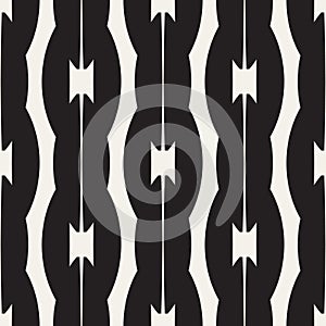 Vector seamless pattern with vertical geometric shapes